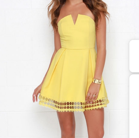 Lulus Dresses & Skirts - NEW Lulu's "Evening Visions" Strapless Dress